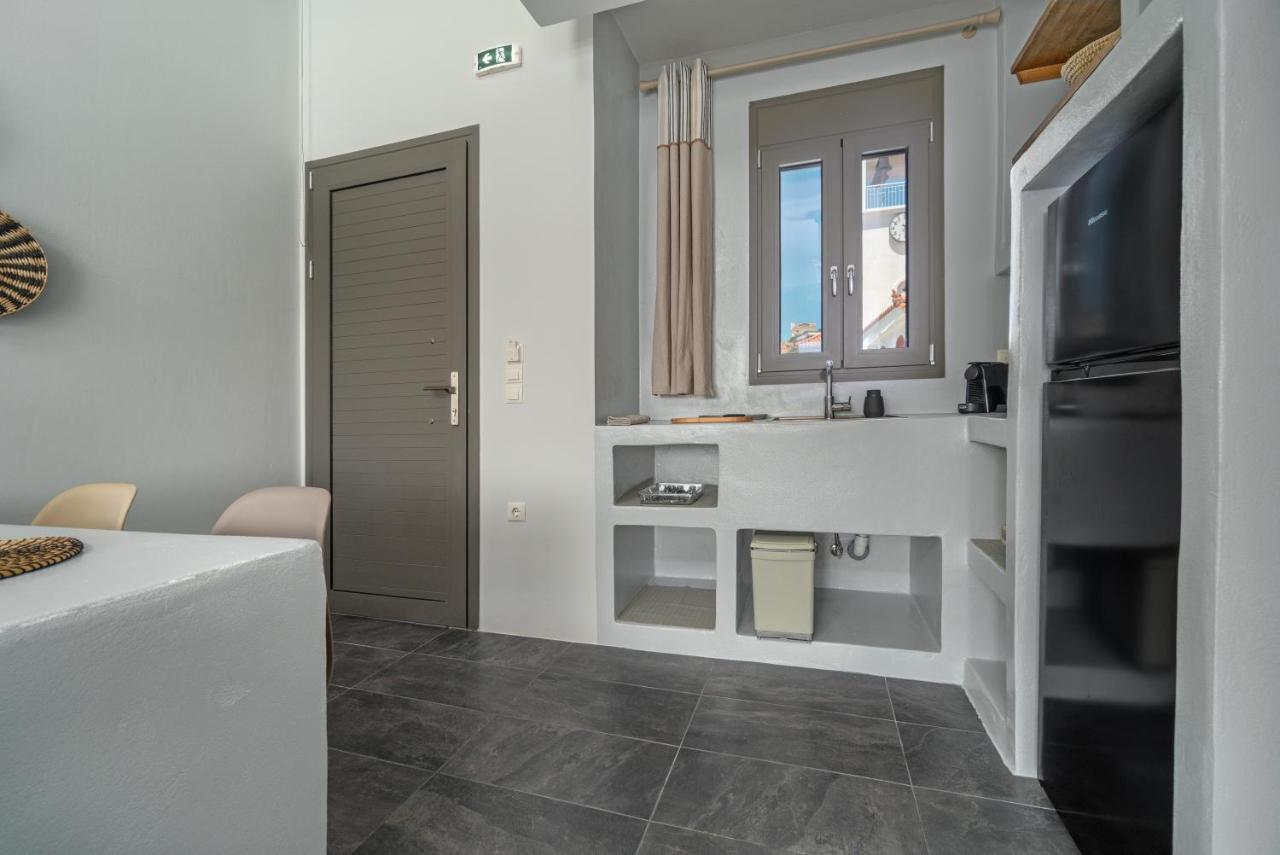 La Perla Suites Agioi Apostoloi  Exterior photo