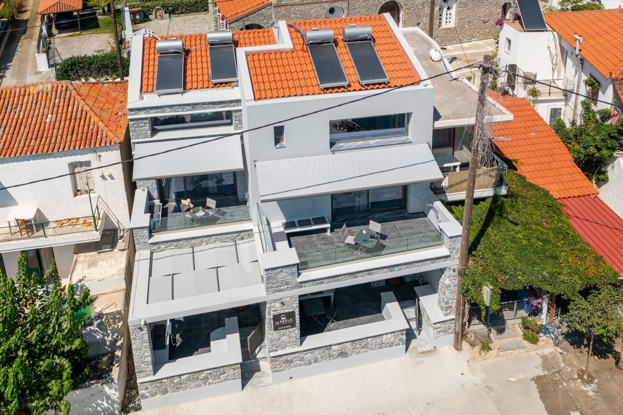 La Perla Suites Agioi Apostoloi  Exterior photo
